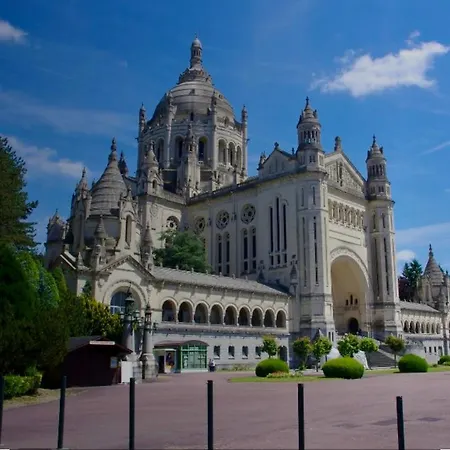 Apartment Centre Historique Vue Cathedrale Lisieux
